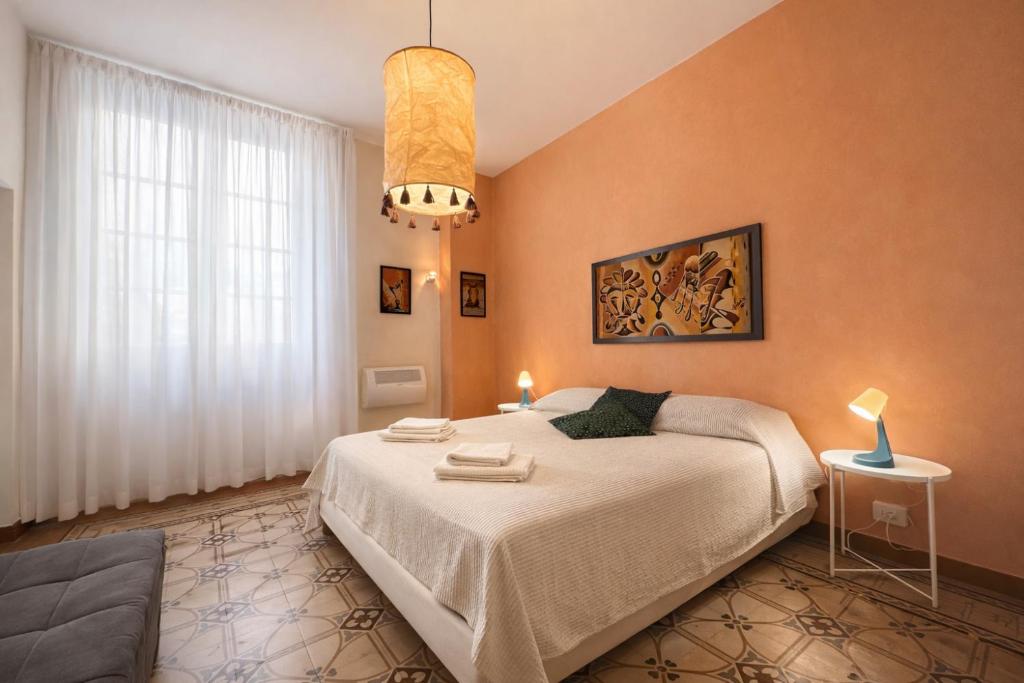 Central Apartment on Via del Battistero – Lucca